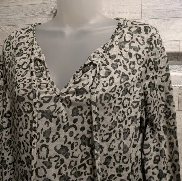 Catalina Black and White Animal Print Top - Picture 3 of 5